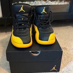 Jordan Kids' Black and Yellow Retro Basketball Sneakers